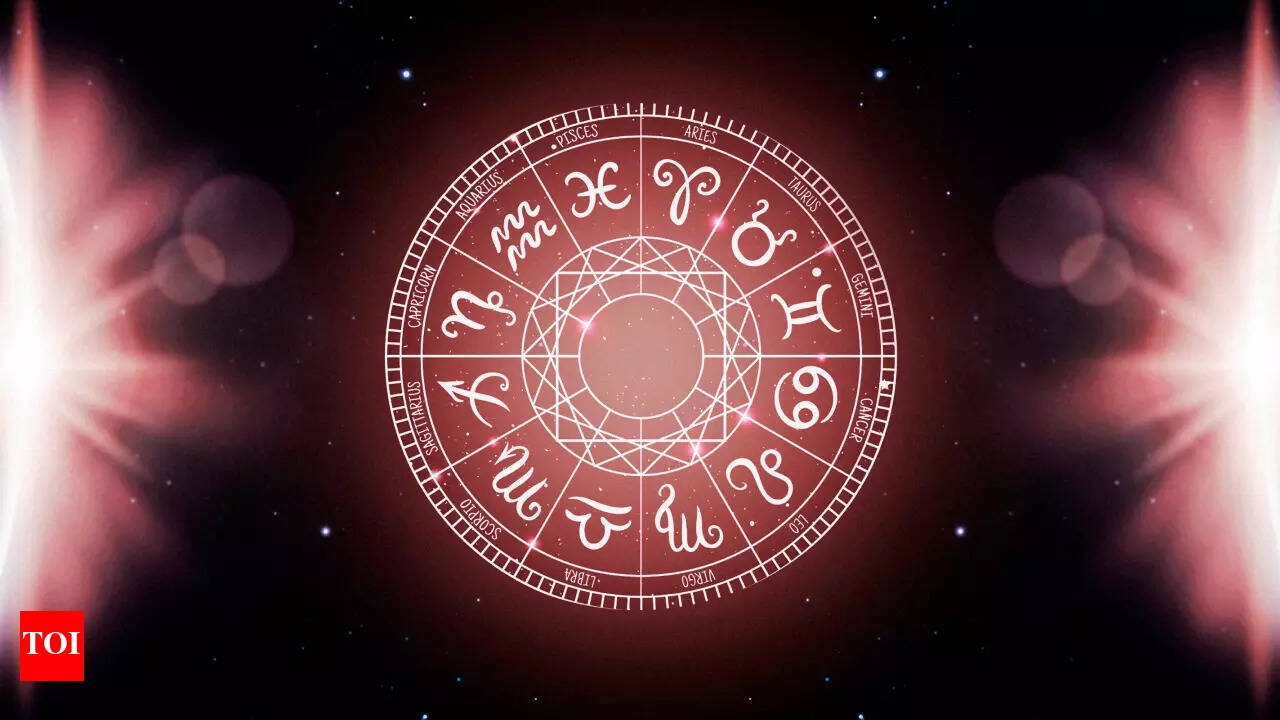 Dress To Impress What To Wear On A First Date As Per Your Zodiac Sign Spring Summer Edition The Times Of India
